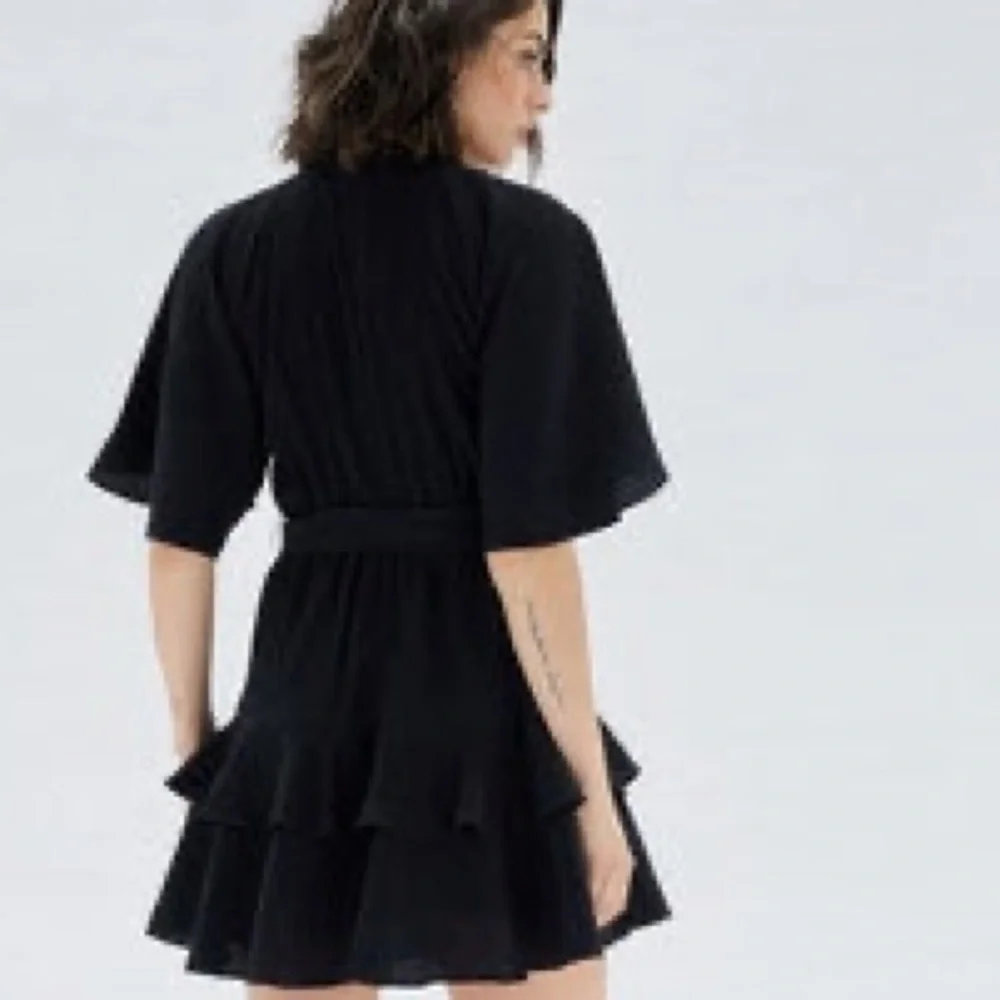 NWT MINKPINK X Revolve Fatima Frill Mini Dress Black Size XS - Picture 2 of 11